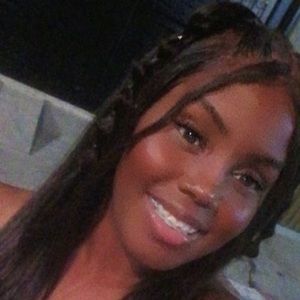 Meet your Posher, Sandra marcela